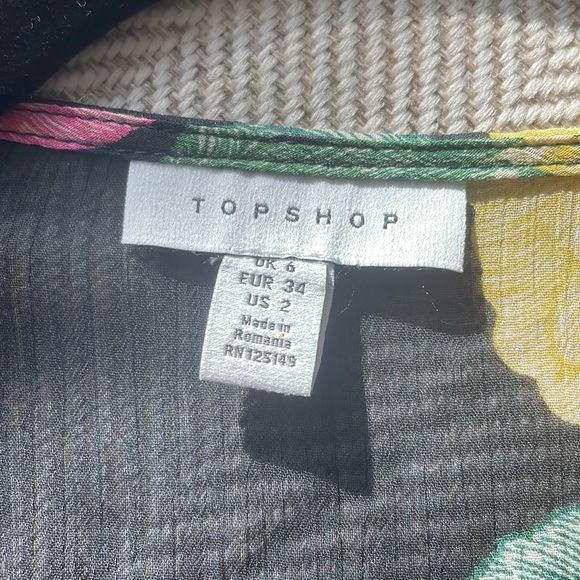 TOPSHOP Blouse - Picture 2 of 4